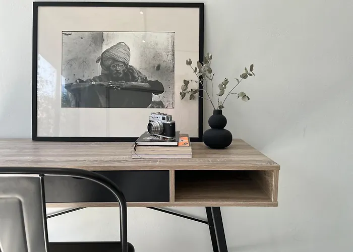 Large, Stylish & Super Central Studio